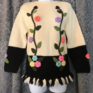 100% WOOL Vintage Sweater Embroidered Flowers